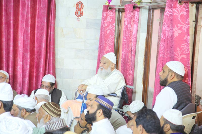 Prof Dr Hassan Mohiuddin Qadri Attends Qul Sharif at Darbar Aliya Chishtia Kamonke