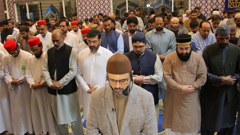 Dr Hassan Qadri Leading Funeral Prayer of Mohammad Shafiq