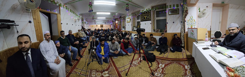 Dr. Hassan Mohiuddin Qadri Leads Spiritual Training Session in Vienna