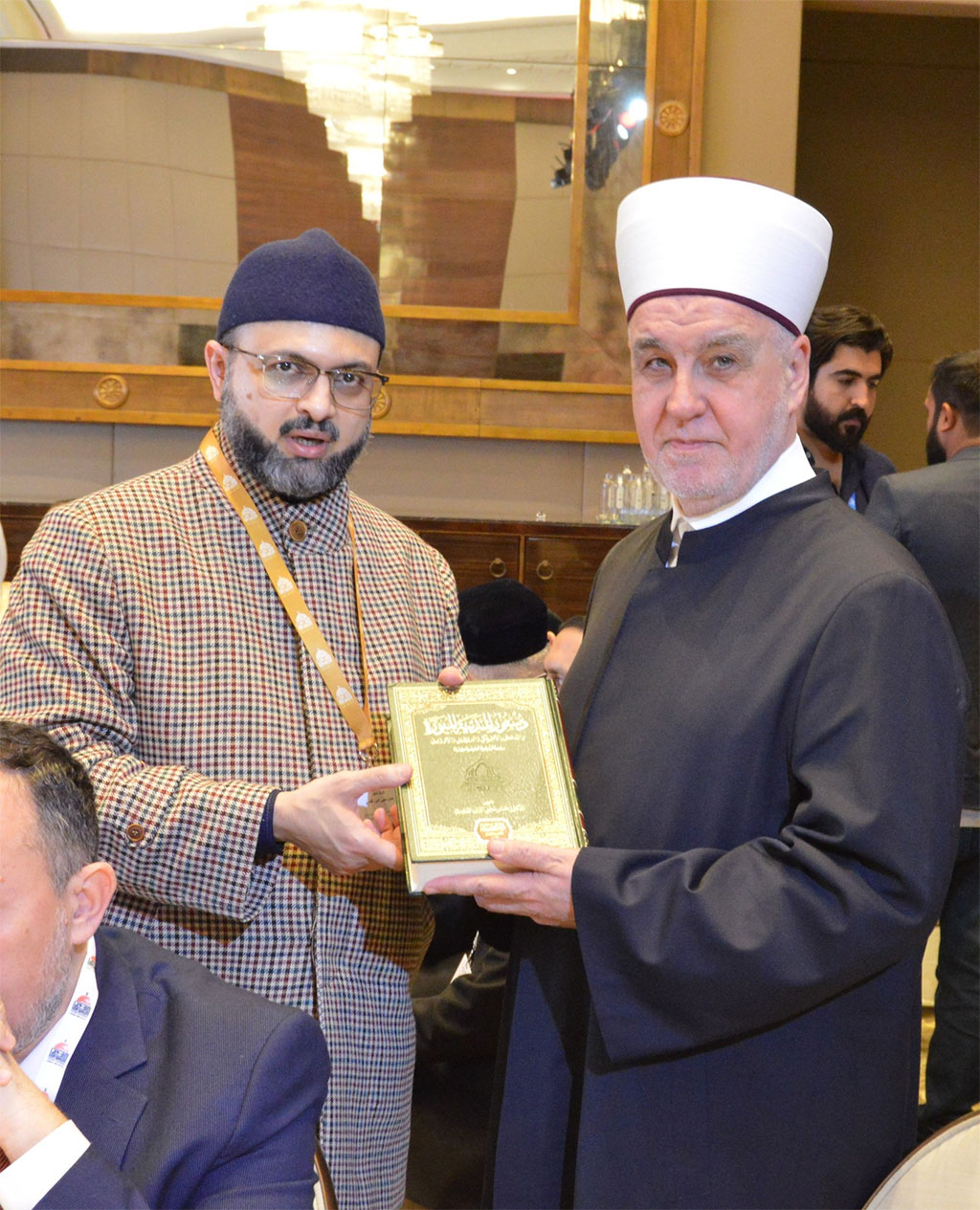 Dr. Hassan Mohiuddin Qadri Presents Dustur al-Madina al-Munawwara to Grand Mufti of Bosnia