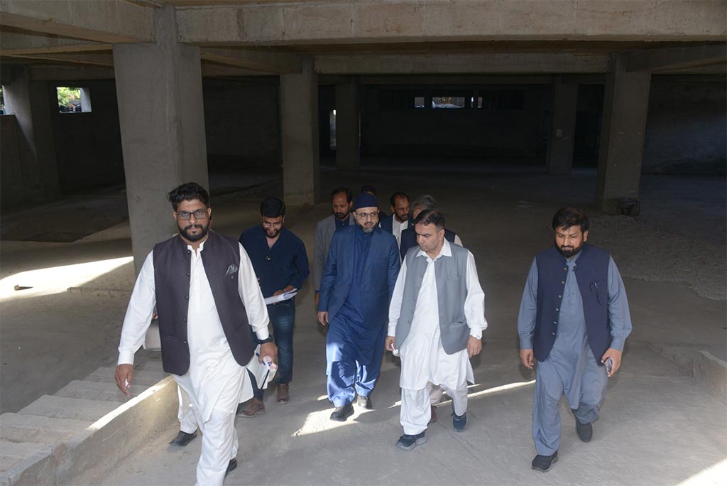 Dr-Hassan Qadri Visits Al Aazmiyah Institute Lahore