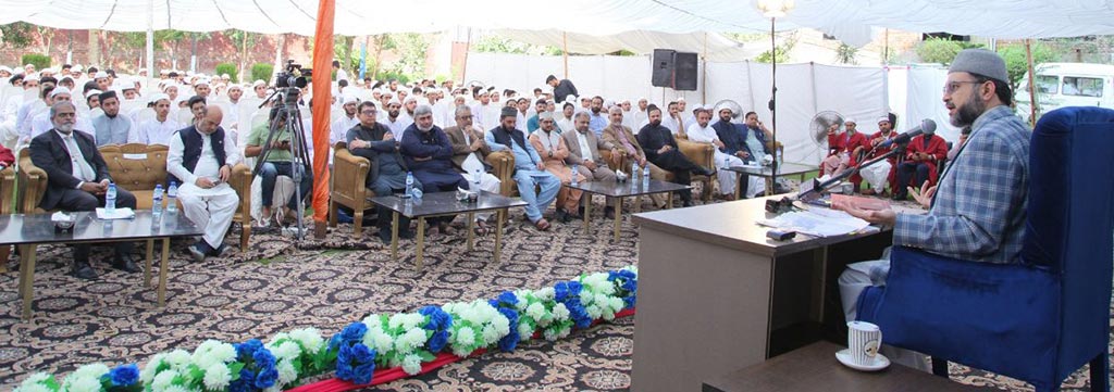 Dr Hassan Qadri addresses Award Disribution Ceremony at COSIS New Campus