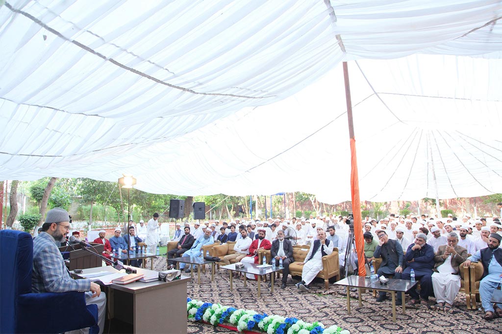 Dr Hassan Qadri addresses Award Disribution Ceremony at COSIS New Campus