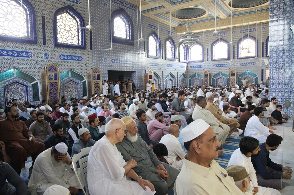 Dr Hassan Qadri addresses Khutba Jummah at Jamia Shaykh-ul-Islam Lahore