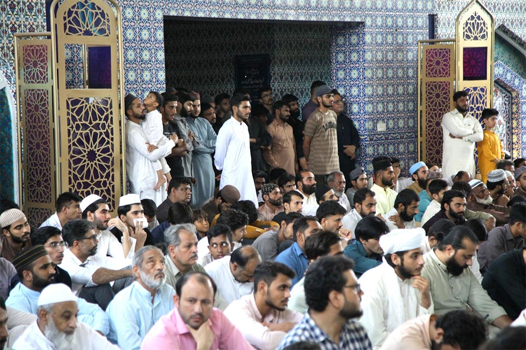 Dr Hassan Qadri addresses Khutba Jummah at Jamia Shaykh-ul-Islam Lahore