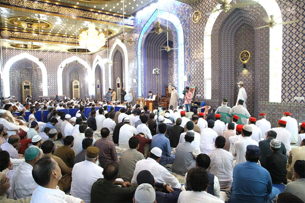 Dr Hassan Qadri addresses Khutba Jummah at Jamia Shaykh-ul-Islam Lahore