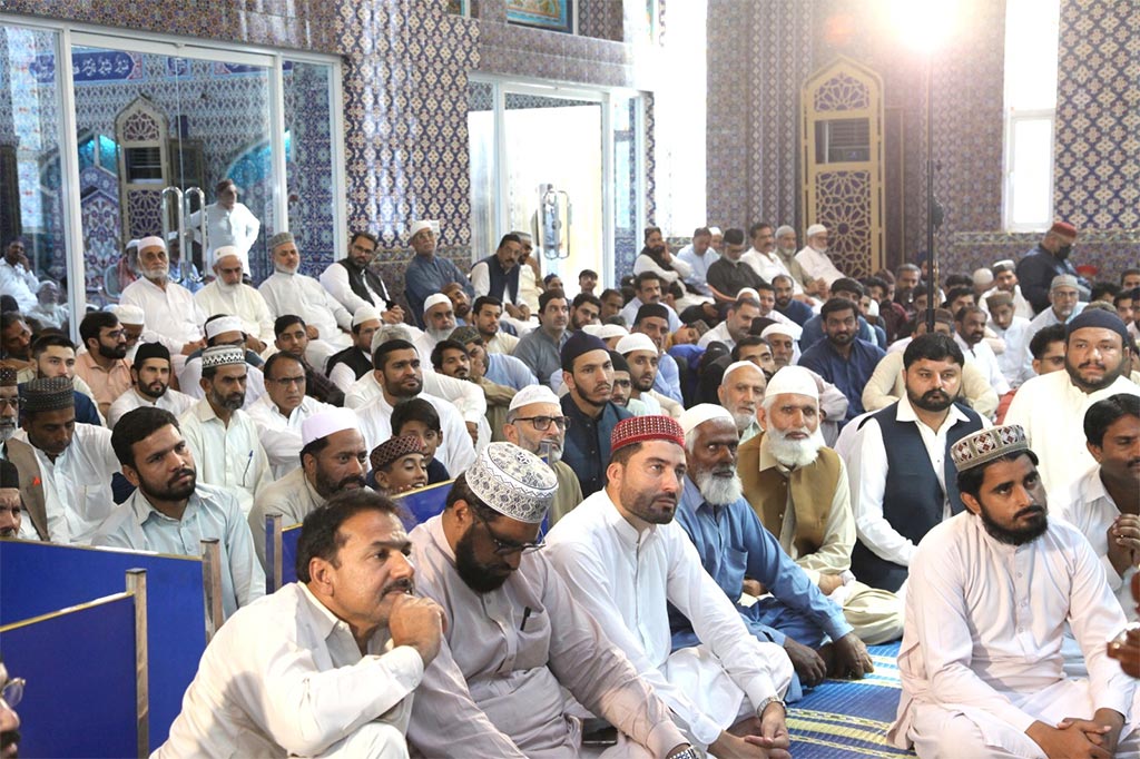 Dr Hassan Qadri addresses Khutba Jummah at Jamia Shaykh-ul-Islam Lahore