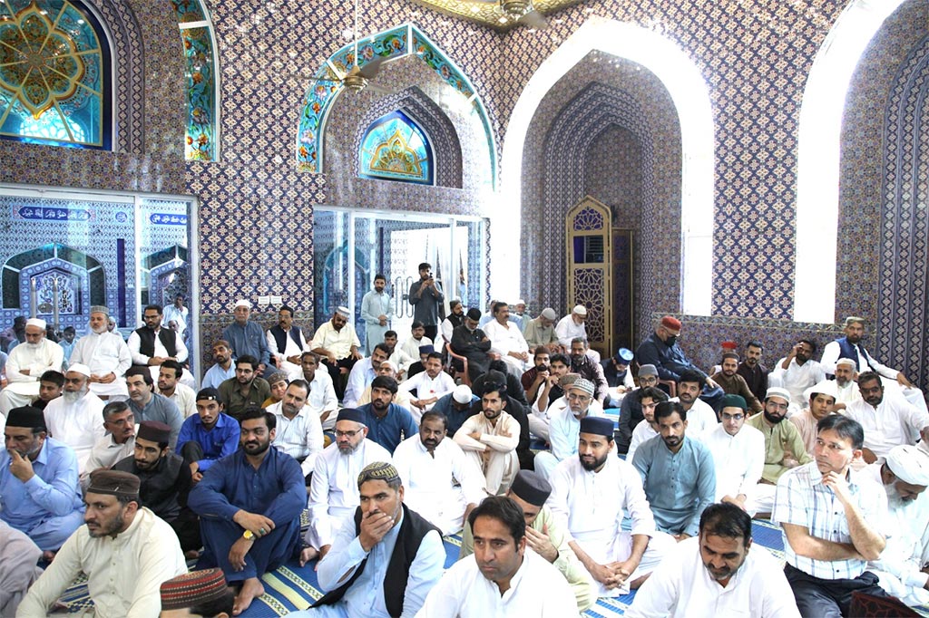 Dr Hassan Qadri addresses Khutba Jummah at Jamia Shaykh-ul-Islam Lahore
