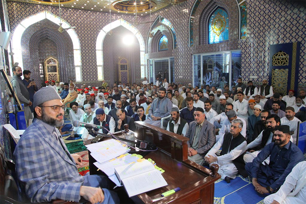 Dr Hassan Qadri addresses Khutba Jummah at Jamia Shaykh-ul-Islam Lahore