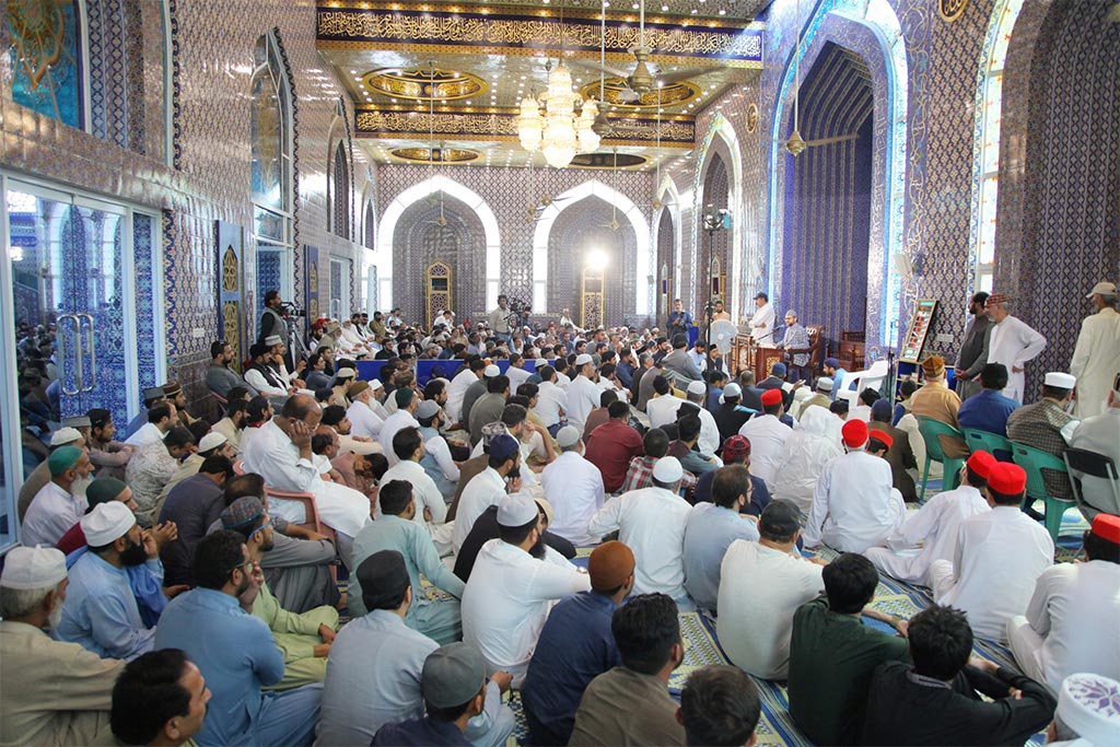 Dr Hassan Qadri addresses Khutba Jummah at Jamia Shaykh-ul-Islam Lahore