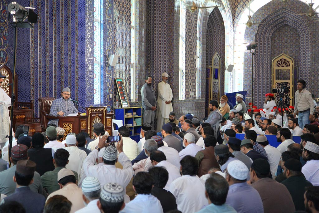 Dr Hassan Qadri addresses Khutba Jummah at Jamia Shaykh-ul-Islam Lahore