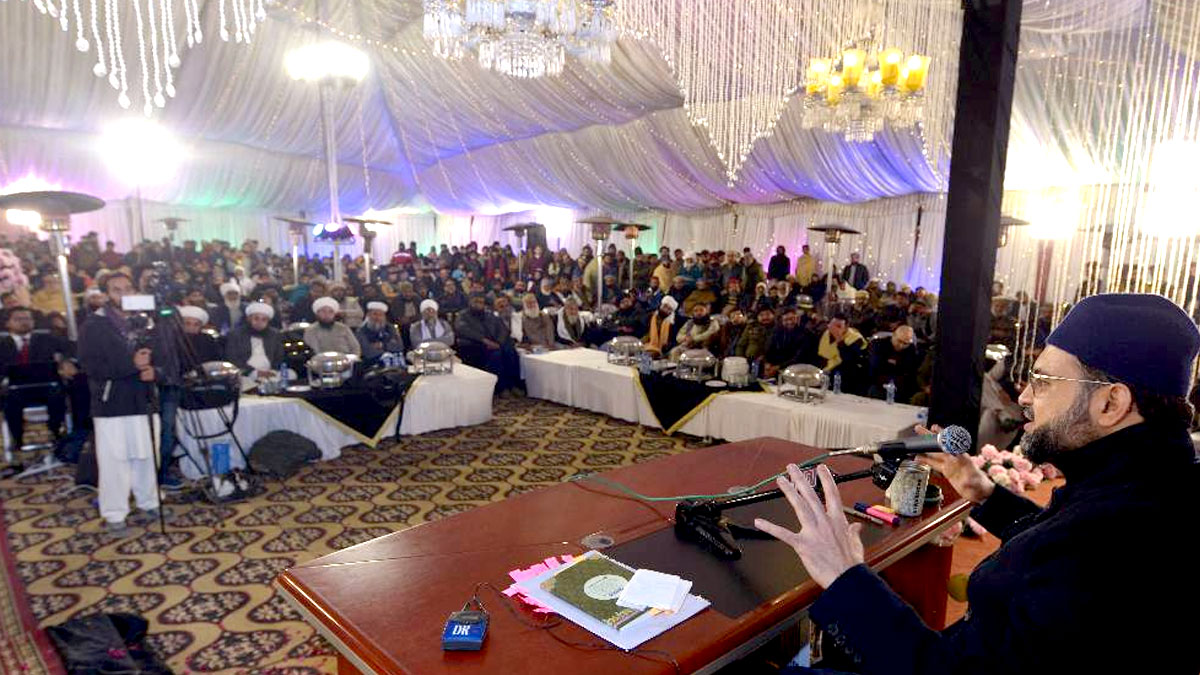 Dr Hassan Qadri address a training session at Haveli Lakha