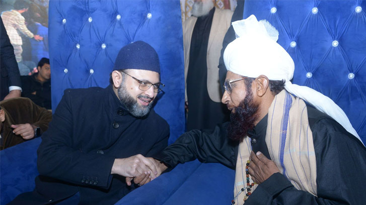 Dr Hassan Qadri at Dastar e Fazal gathering and the Urs of Mufti Pir M Abdul Aziz Noori