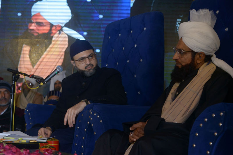 Dr Hassan Qadri at Dastar e Fazal gathering and the Urs of Mufti Pir M Abdul Aziz Noori