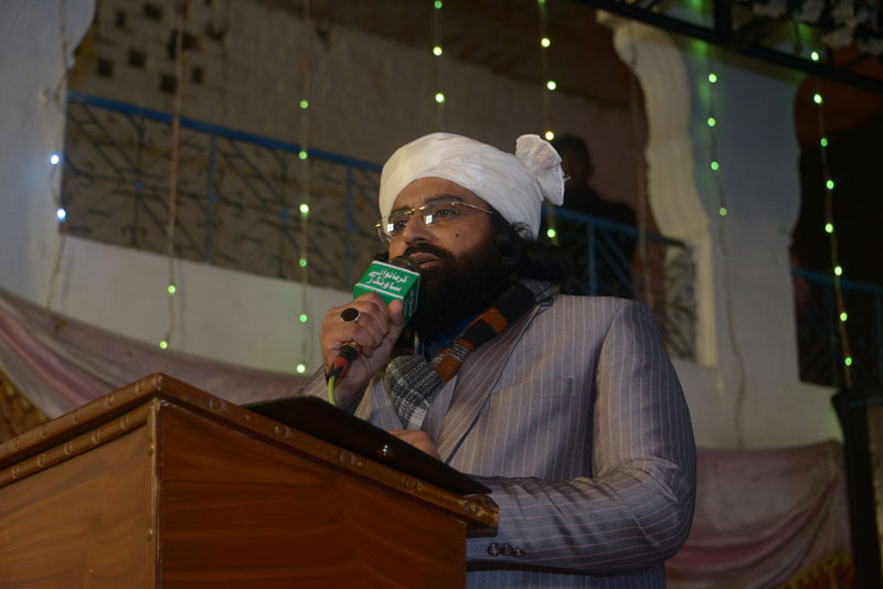 Dr Hassan Qadri at Dastar e Fazal gathering and the Urs of Mufti Pir M Abdul Aziz Noori