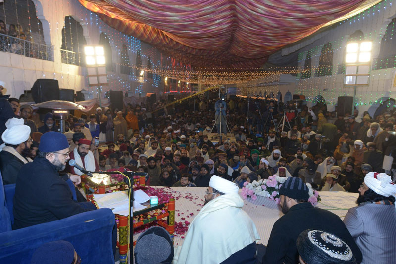 Dr Hassan Qadri at Dastar e Fazal gathering and the Urs of Mufti Pir M Abdul Aziz Noori