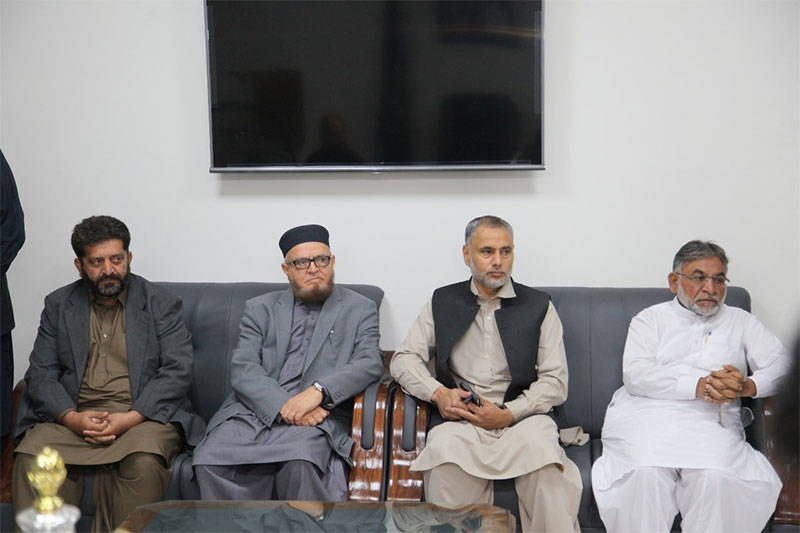 Dr Hassan Qadri visit Hazara University welcome by VC Iqbal Murtaza