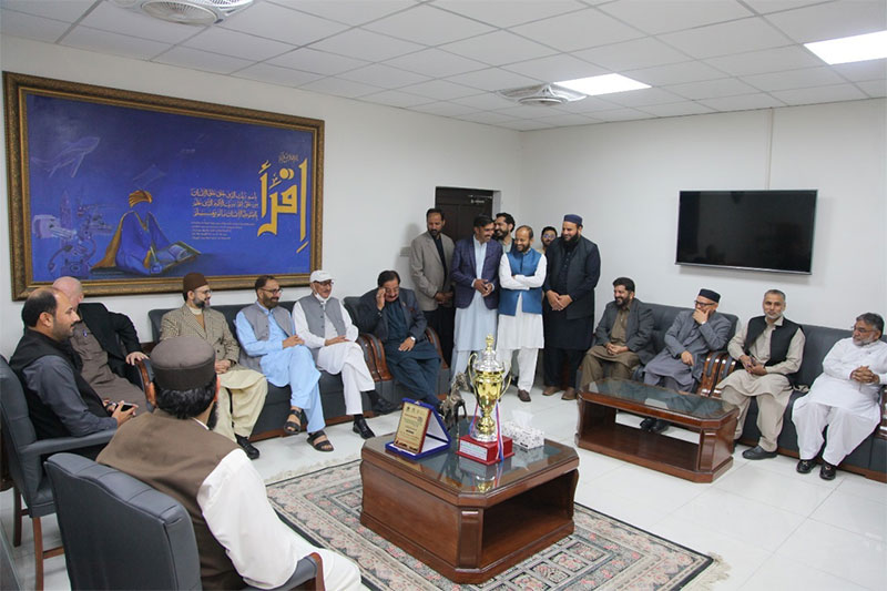 Dr Hassan Qadri visit Hazara University welcome by VC Iqbal Murtaza