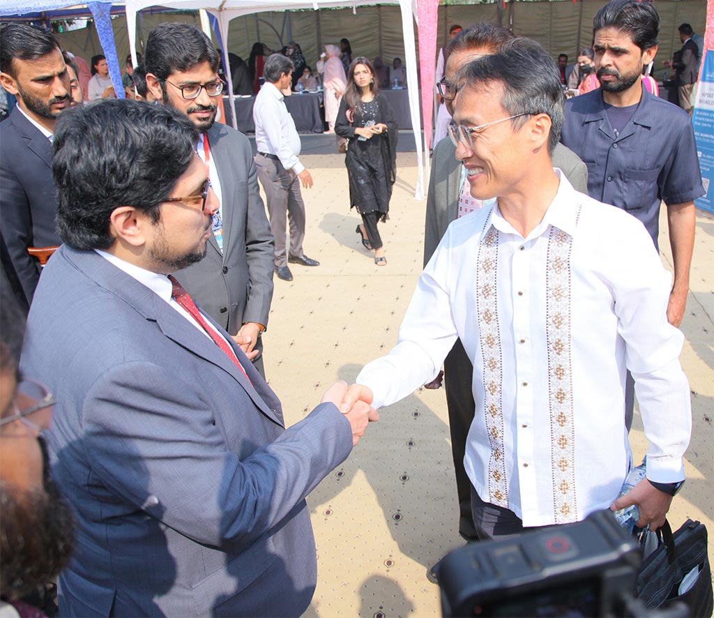 Dr Hussain Qadri Graced Day 2 of the 8th International Conference on World Religions