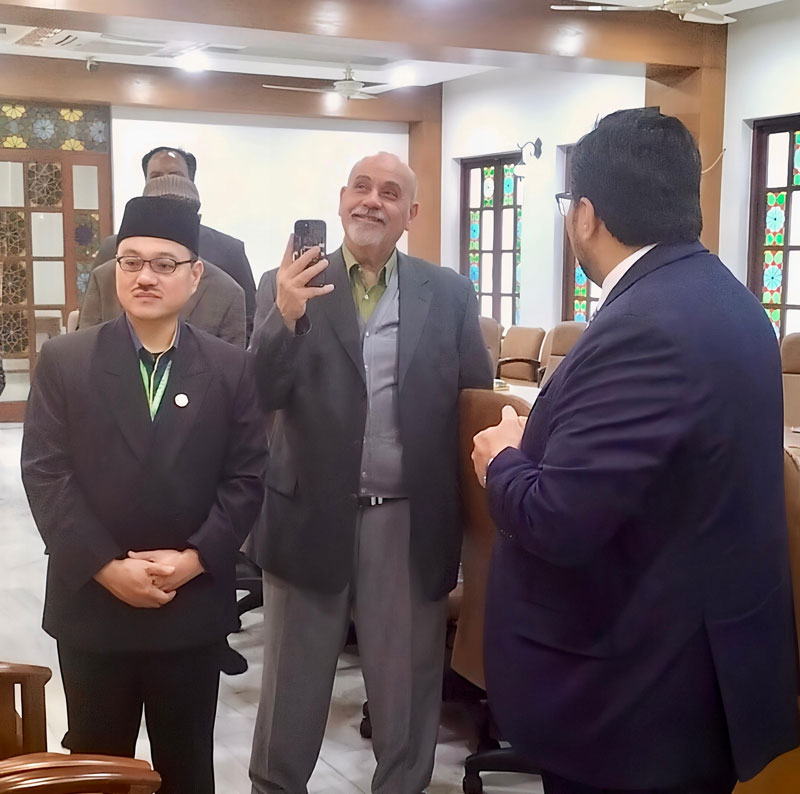 Dr Hussain Qadri Introduces Shaykh ul Islam Institute to Global Scholars