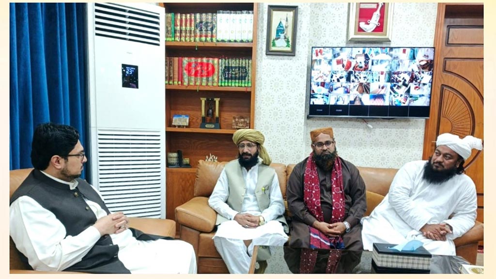 Dr Hussain Qadri Meeting Pir Mehboob-ul-Hassan Shah Naushahi Qadri Lahore