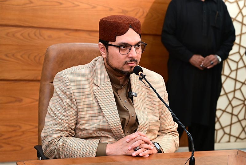 Dr Hussain Qadri Meeting with COSIS Graduates Session 2003