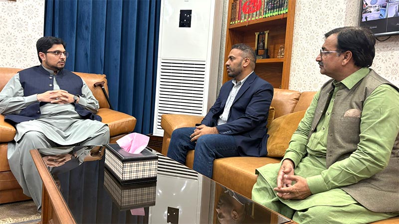 Dr Hussain Qadri Meets Dr Saddam Aziz and Amjad Faizi-from MQI HongKong