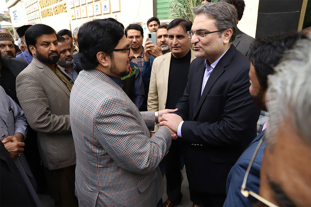 Prof. Dr. Hussain Mohiuddin Qadri Visits Gujranwala Business Center