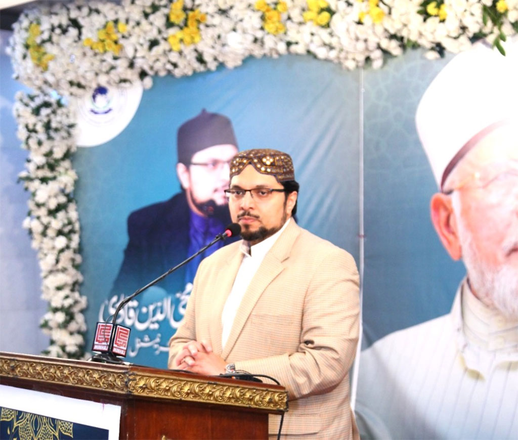 Dr Hussain Qadri addresses the Haftha e Taqreebat