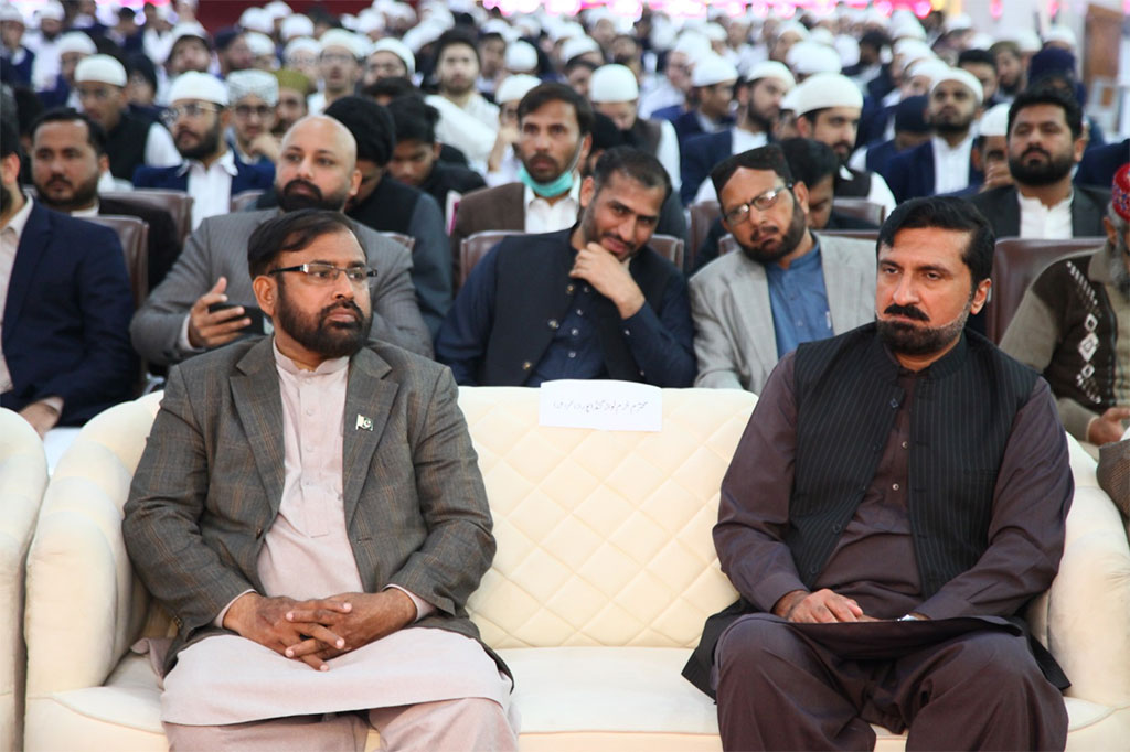 Dr Hussain Qadri addresses the Haftha e Taqreebat