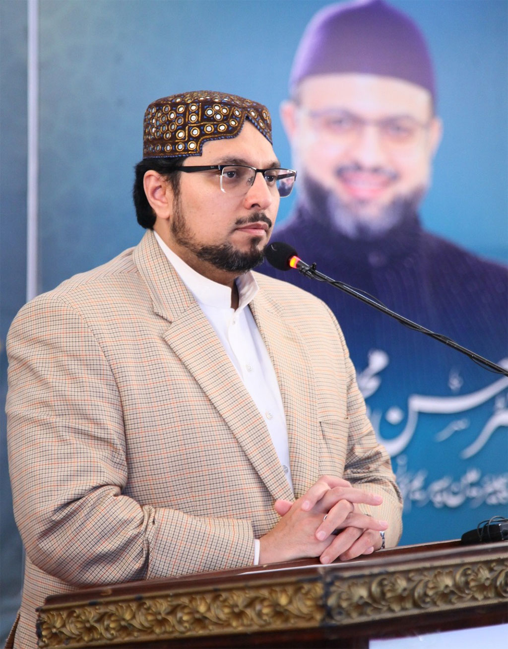 Dr Hussain Qadri addresses the Haftha e Taqreebat