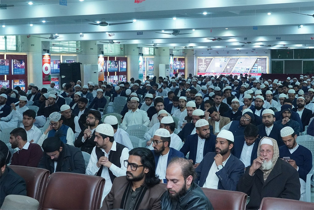 Dr Hussain Qadri addresses the Haftha e Taqreebat