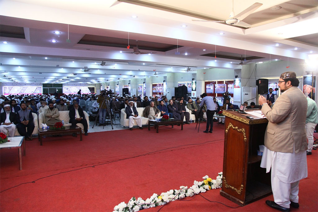 Dr Hussain Qadri addresses the Haftha e Taqreebat