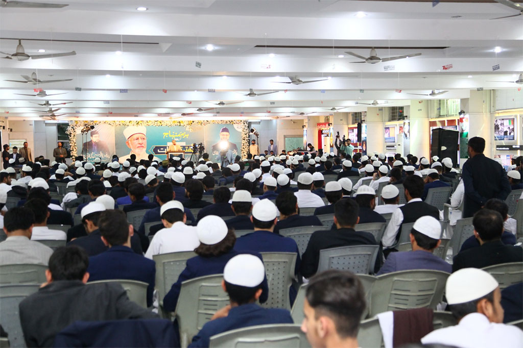 Dr Hussain Qadri addresses the Haftha e Taqreebat