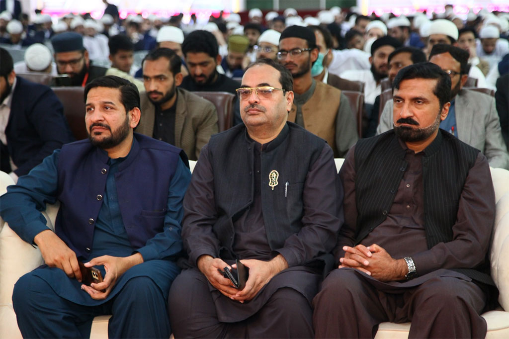 Dr Hussain Qadri addresses the Haftha e Taqreebat