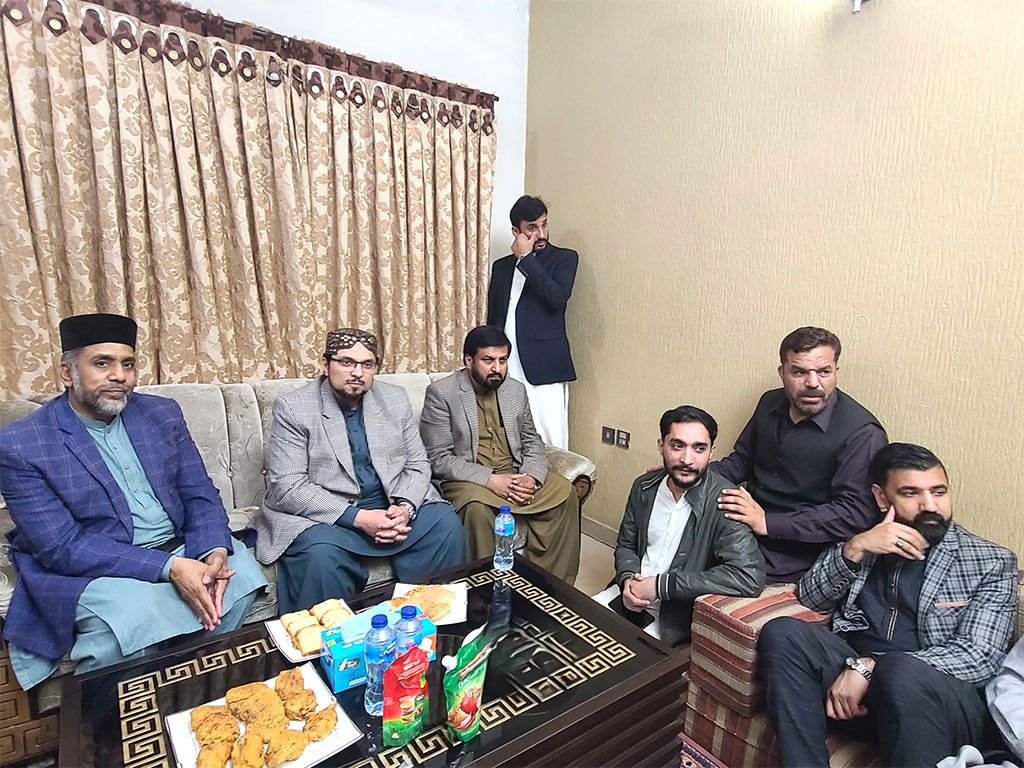 Dr Hussain Qadri meeting with TMQ workers in Gujranwala