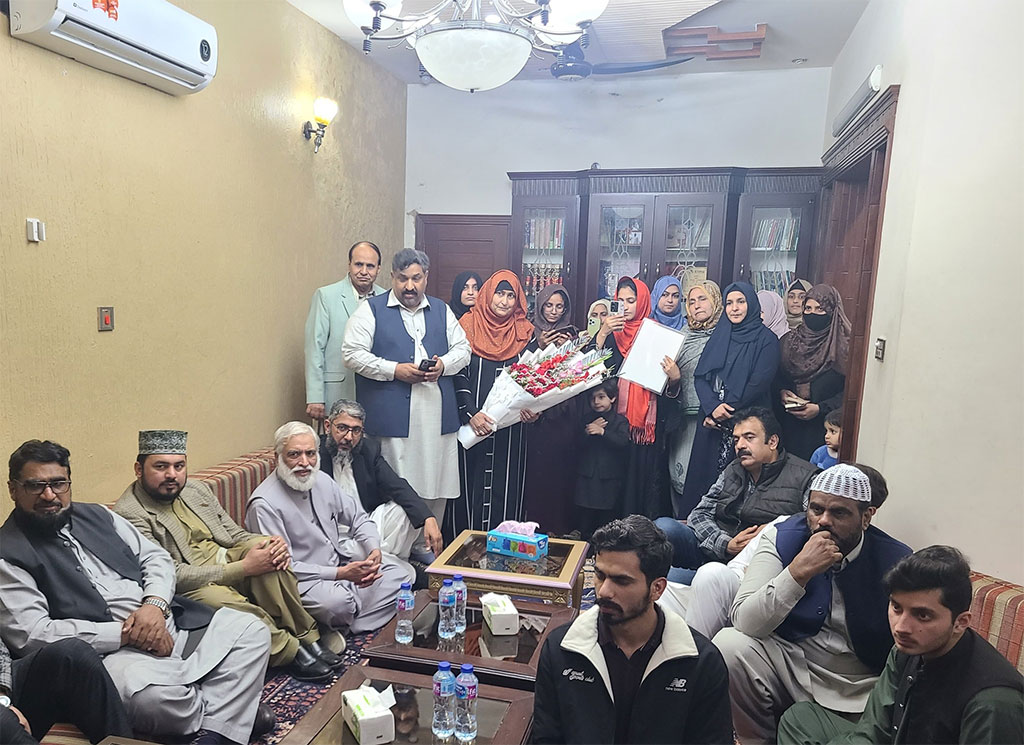 Dr Hussain Qadri meeting with TMQ workers in Gujranwala