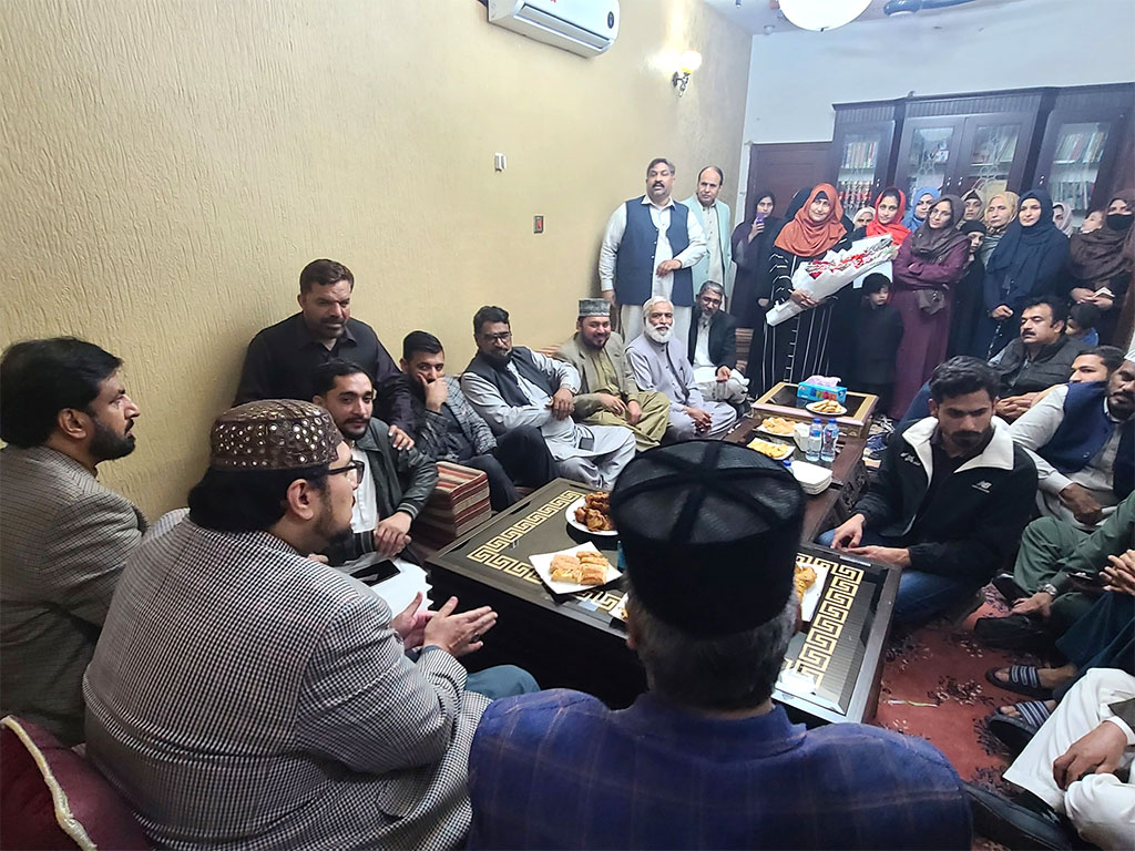 Dr Hussain Qadri meeting with TMQ workers in Gujranwala