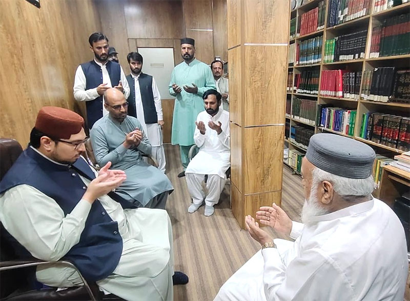 Dr HussainQadri meeting mufti abdulqayyum hazravi faridmilat research institute