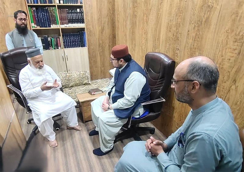 Dr HussainQadri meeting mufti abdulqayyum hazravi faridmilat research institute
