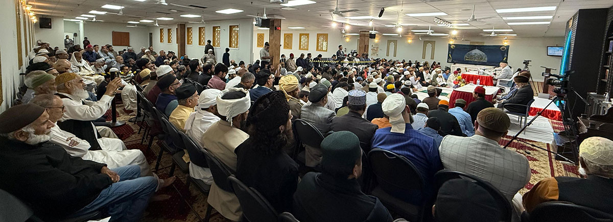 Dr Tahir ul Qadri addressing Ghaus ul Azam Conference in Canada