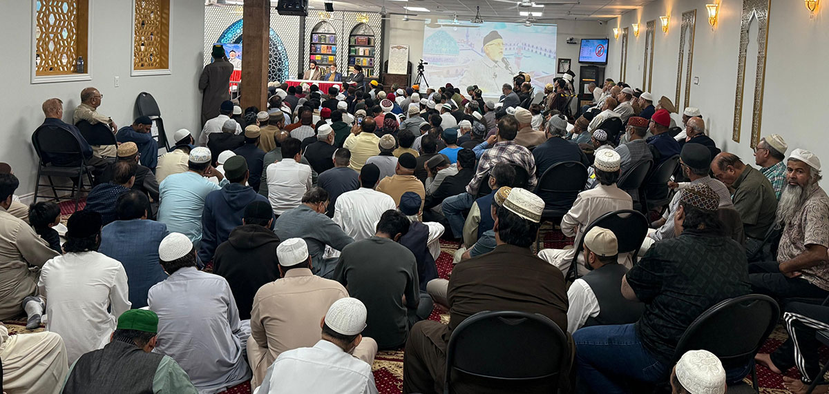 Dr Tahir ul Qadri addressing Ghaus ul Azam Conference in Canada