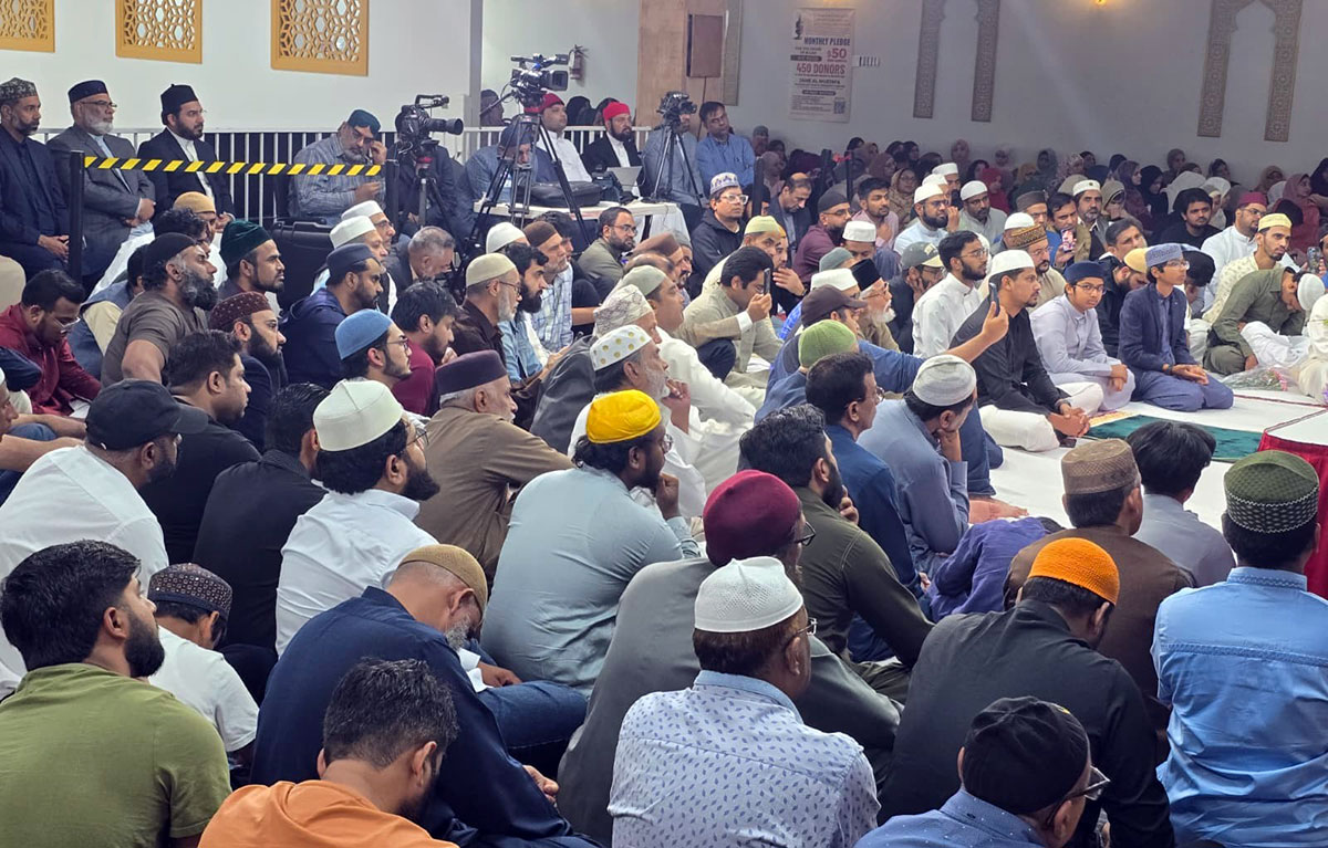 Dr Tahir ul Qadri addressing Ghaus ul Azam Conference in Canada