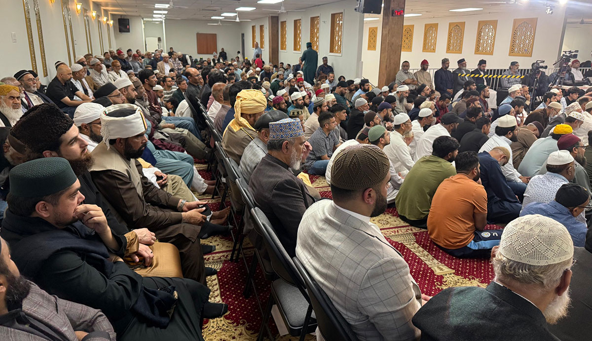 Dr Tahir ul Qadri addressing Ghaus ul Azam Conference in Canada
