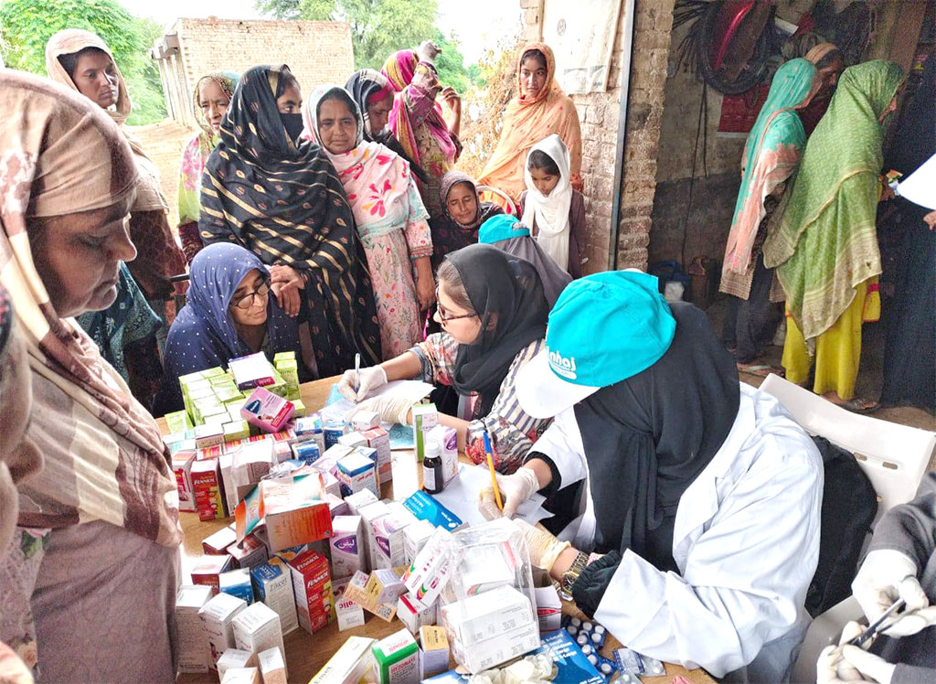 Flood Relief Medical Camp by Minhaj Women League Samundri 2025