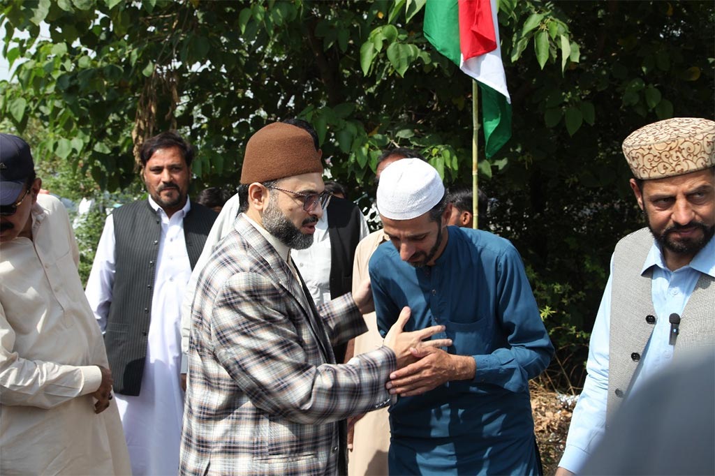 Haripur Dr Hussain Mohi ud Din Qadri Fateha Haji Abdul Rehman Grave