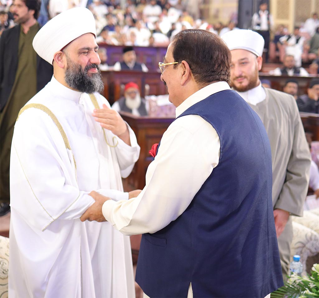 منہاج القرآن انٹرنیشنل کے زیرِاہتمام 42ویں عالمی میلاد کانفرنس میں کینیڈا سے تشریف لائے عرب شیخوخ کی آمد