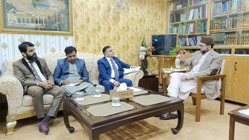 Minhaj Publications Staff with Brig Umer Hayat Meeting Dr-Hassan-Qadri