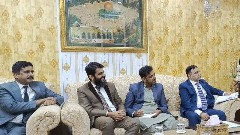 Minhaj Publications Staff with Brig Umer Hayat Meeting Dr-Hassan-Qadri