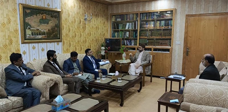 Minhaj Publications Staff with Brig Umer Hayat Meeting Dr-Hassan-Qadri
